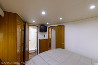 Fully Occupied-master_stateroom-3 / 2008 54 Viking 