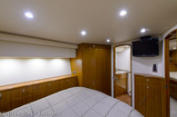 Fully Occupied-master_stateroom-4 / 2008 54 Viking 