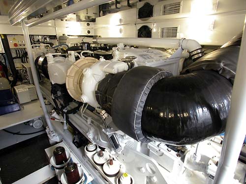 engine_room2_starboard_engine