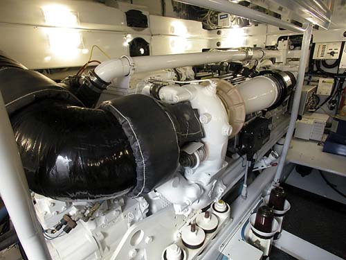 engine_room3_port_engine
