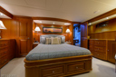 Dawn To Dusk-master_stateroom-1