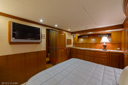 Dawn To Dusk-master_stateroom-4