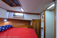 Steele Aweigh-master_stateroom-3 / 1998 42 Grand Banks Europa 