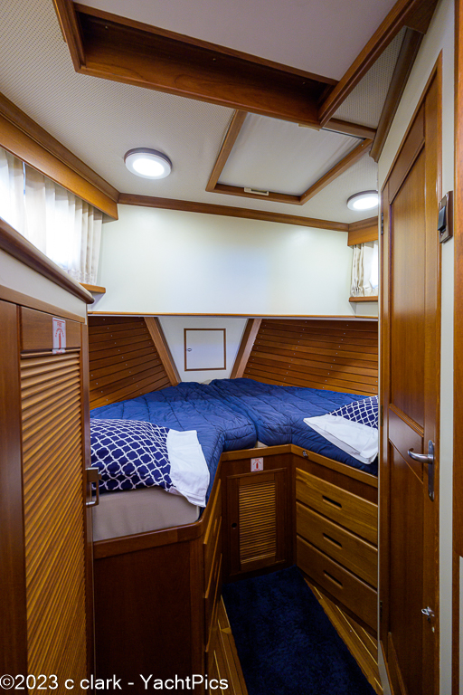 2004 42 Grand Banks Classic "Twilight"