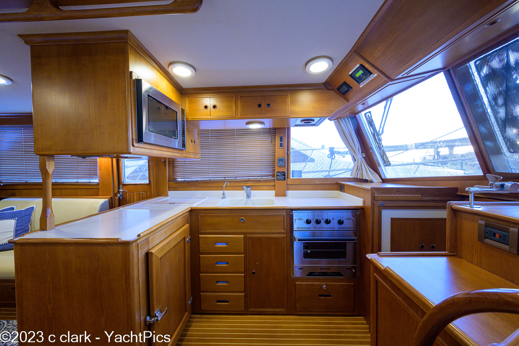 2004 42 Grand Banks Classic "Twilight"