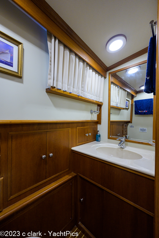 2004 42 Grand Banks Classic "Twilight"