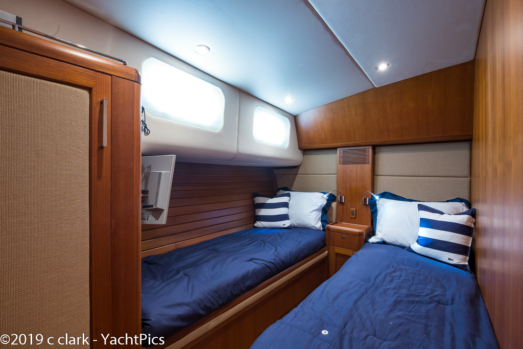 45 Grand Banks Eastbay "Music"