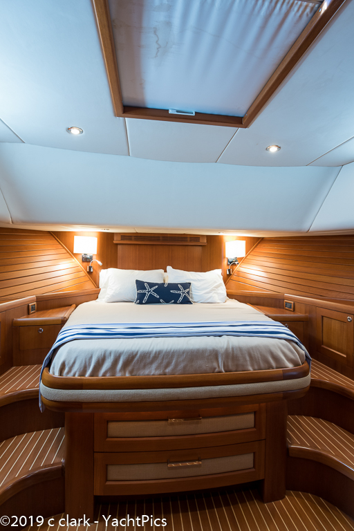 45 Grand Banks Eastbay "Music"