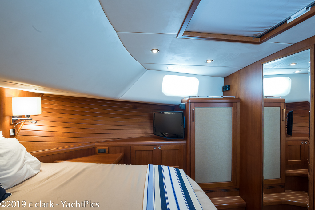 45 Grand Banks Eastbay "Music"