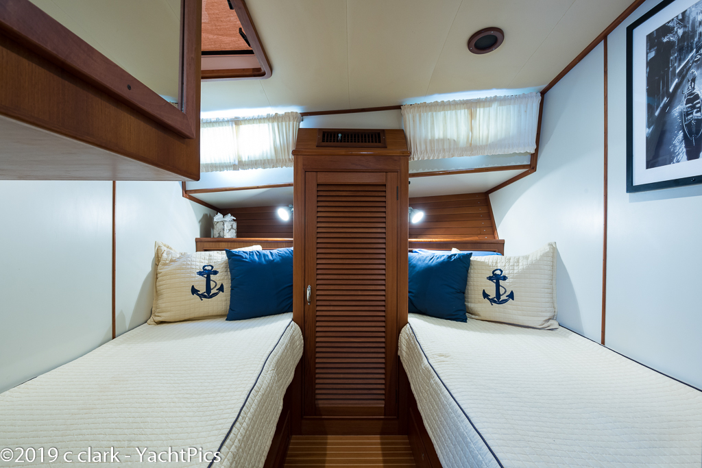 1999 49 Grand Bankd Eastbay "Hot Knots"