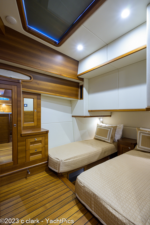 2023 54 Grand Banks 54-08