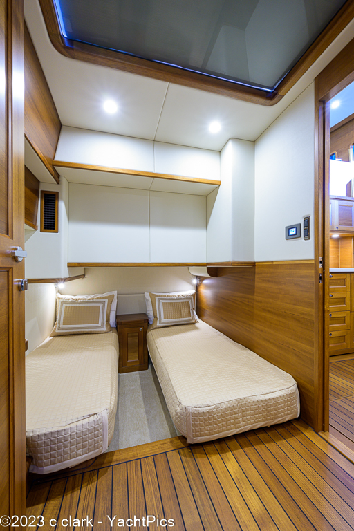 2023 54 Grand Banks 54-08