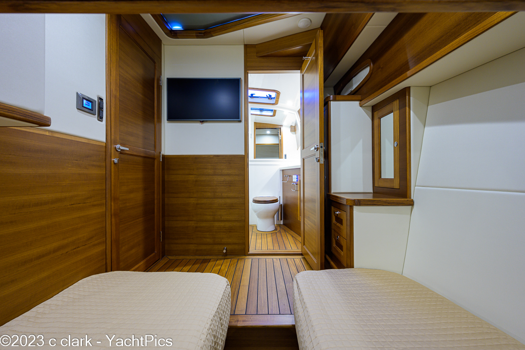 2023 54 Grand Banks 54-08