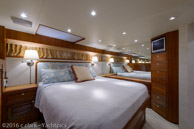 Conch Pearl-master_stateroom-2 / 2001 62 Offshore 