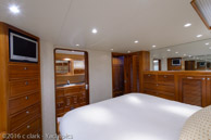 Conch Pearl-master_stateroom-4 / 2001 62 Offshore 