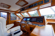 Conch Pearl-pilothouse-2 / 2001 62 Offshore 
