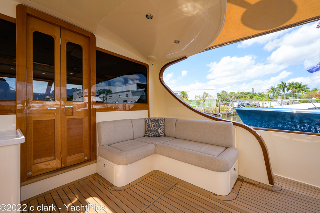 2019 65 Palm Beach Motor Yachts "Avalina"