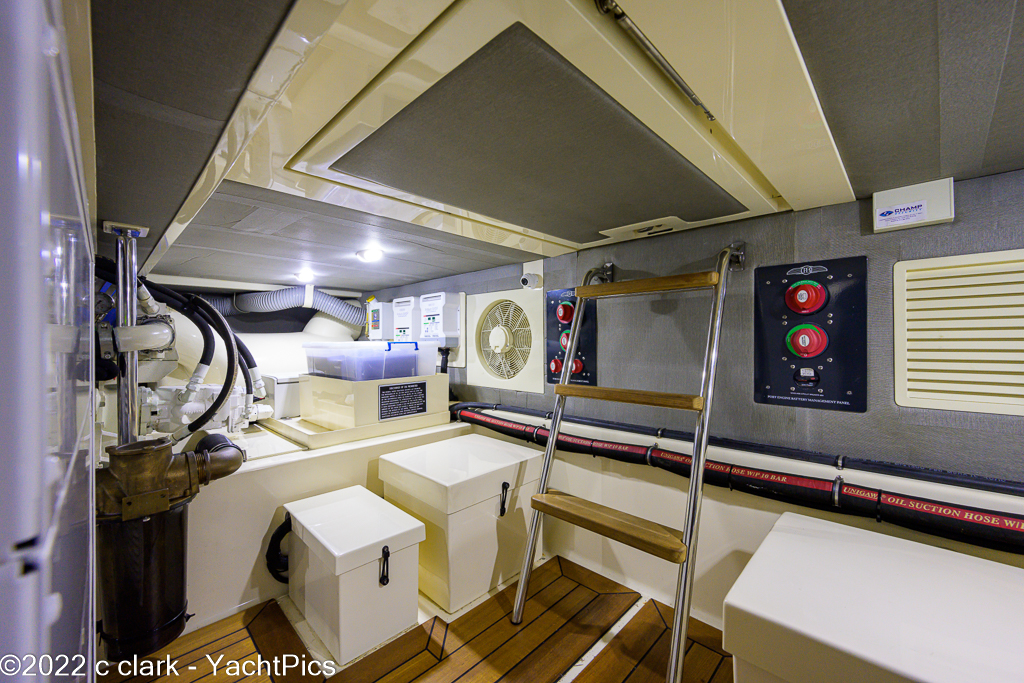 2019 65 Palm Beach Motor Yachts "Avalina"