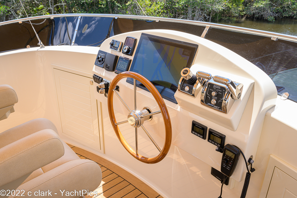 2019 65 Palm Beach Motor Yachts "Avalina"