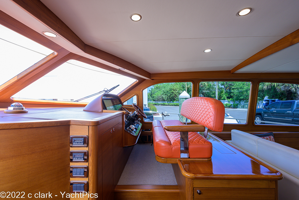 2019 65 Palm Beach Motor Yachts "Avalina"