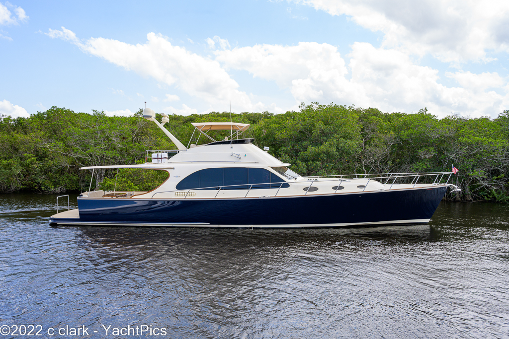 2019 65 Palm Beach Motor Yachts "Avalina"