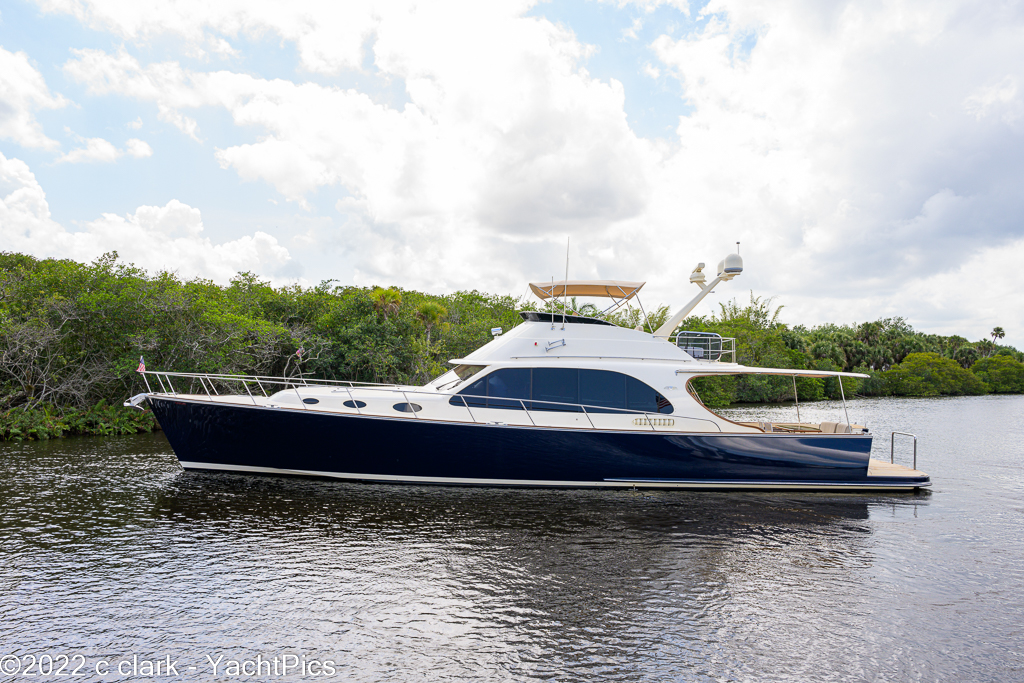 2019 65 Palm Beach Motor Yachts "Avalina"