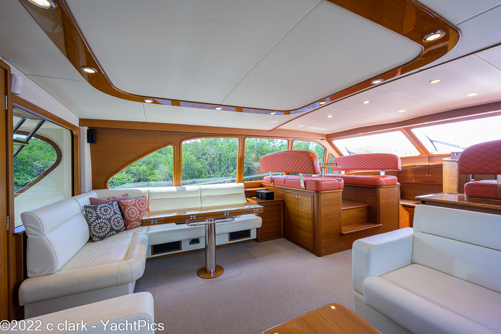 2019 65 Palm Beach Motor Yachts "Avalina"