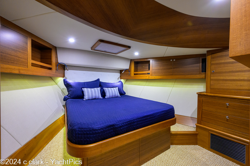 2022 70 Palm Beach Motor Yachts "Falcon"