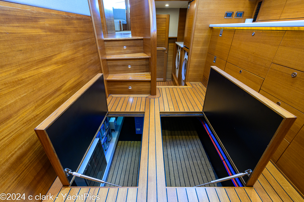 2022 70 Palm Beach Motor Yachts "Falcon"