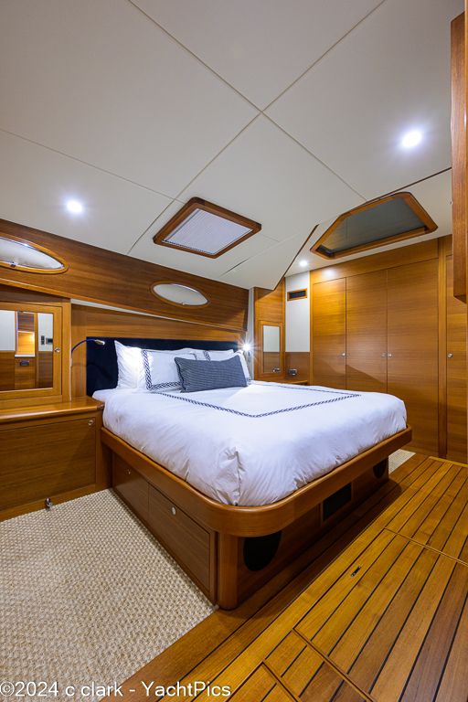 2022 70 Palm Beach Motor Yachts "Falcon"