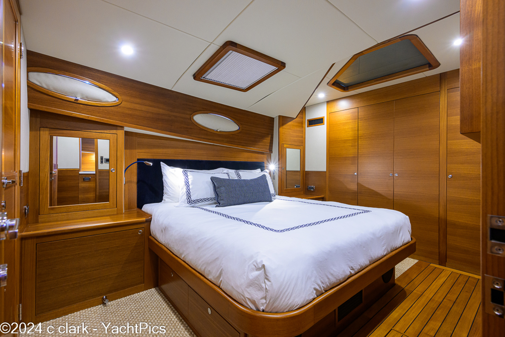 2022 70 Palm Beach Motor Yachts "Falcon"