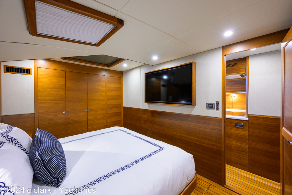 2022 70 Palm Beach Motor Yachts "Falcon"