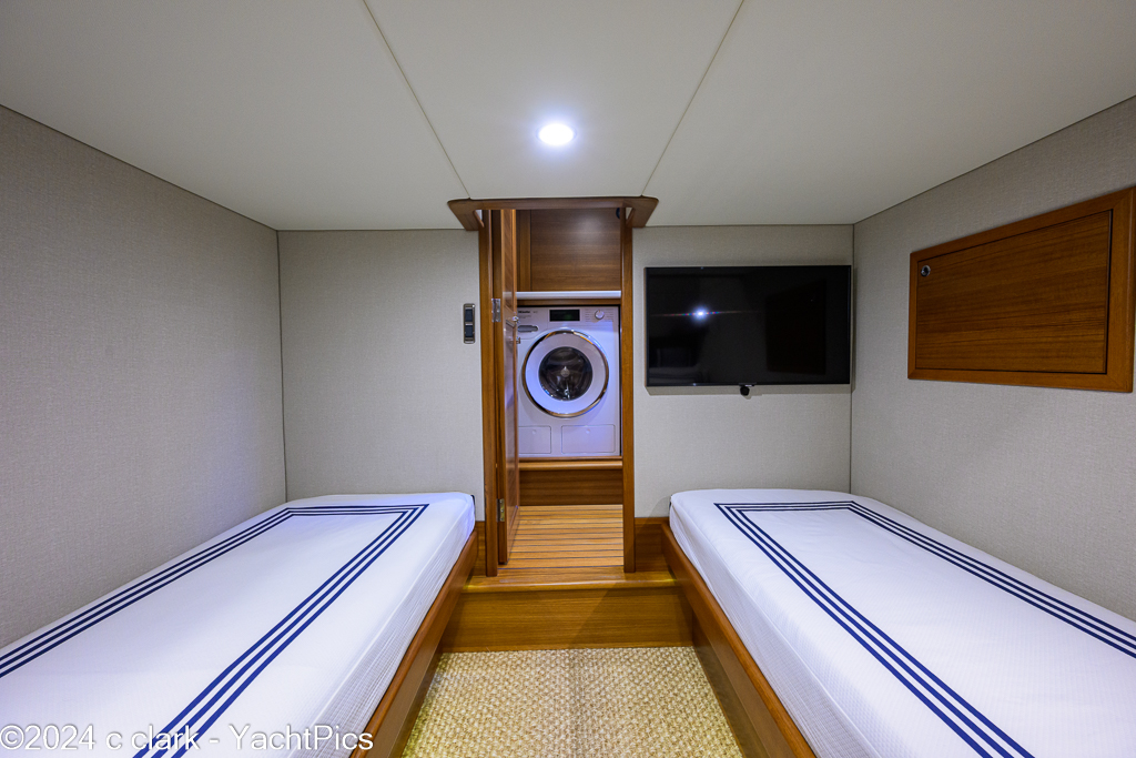 2022 70 Palm Beach Motor Yachts "Falcon"