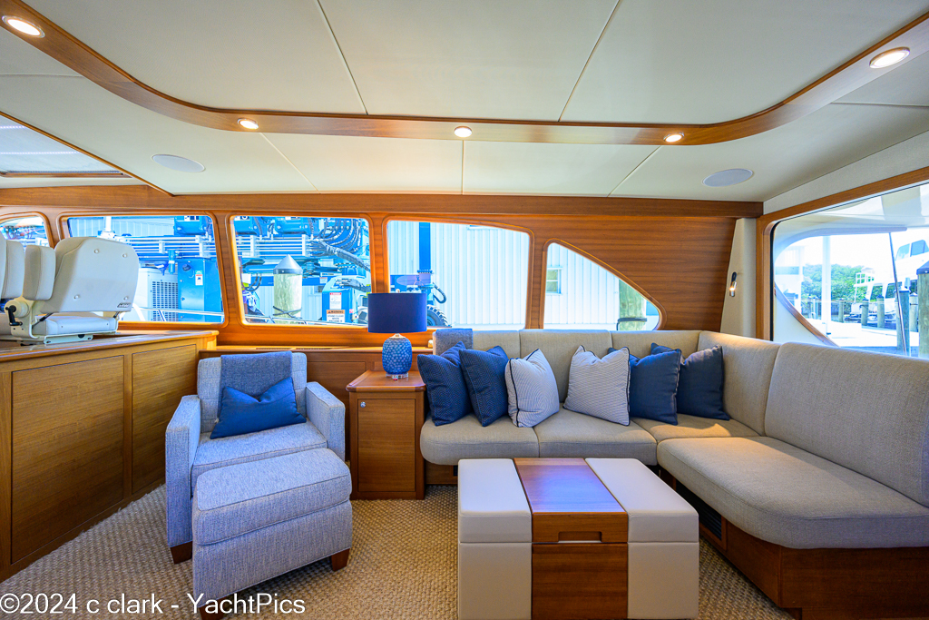 2022 70 Palm Beach Motor Yachts "Falcon"