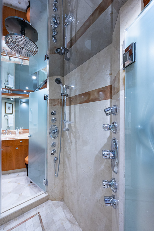 S ROBINSON-YACHTPICS 2021