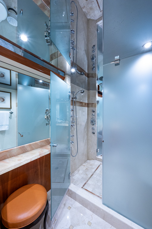 S ROBINSON-YACHTPICS 2021