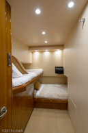 Last Stall-guest_stateroom-2 / 2007 64 Viking 