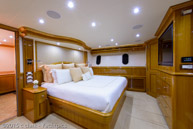 Bluewater Cat-master_stateroom-2 / 103 Cheoy Lee 