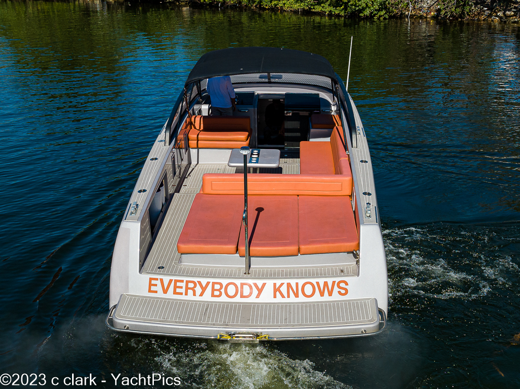 2015 40 Van Dutch "Everybody Knows"