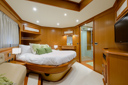 64 Mochi Craft-master_stateroom-1