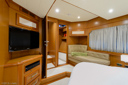 64 Mochi Craft-master_stateroom-3