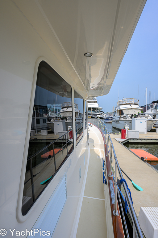 2011 41 Grand Banks Europa "Teal Aweigh"