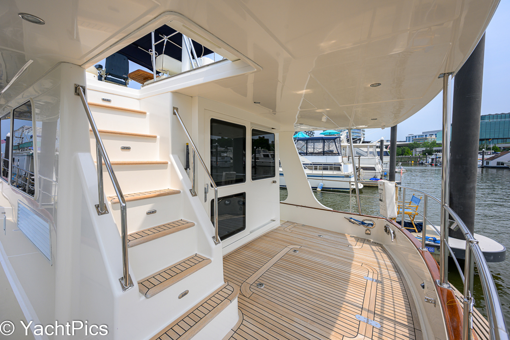 2011 41 Grand Banks Europa "Teal Aweigh"