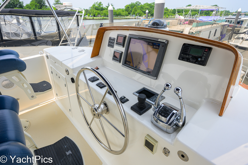 2011 41 Grand Banks Europa "Teal Aweigh"