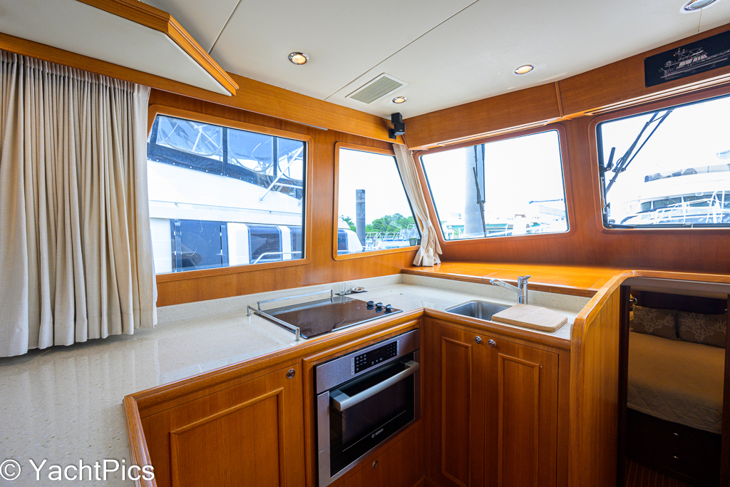 2011 41 Grand Banks Europa "Teal Aweigh"