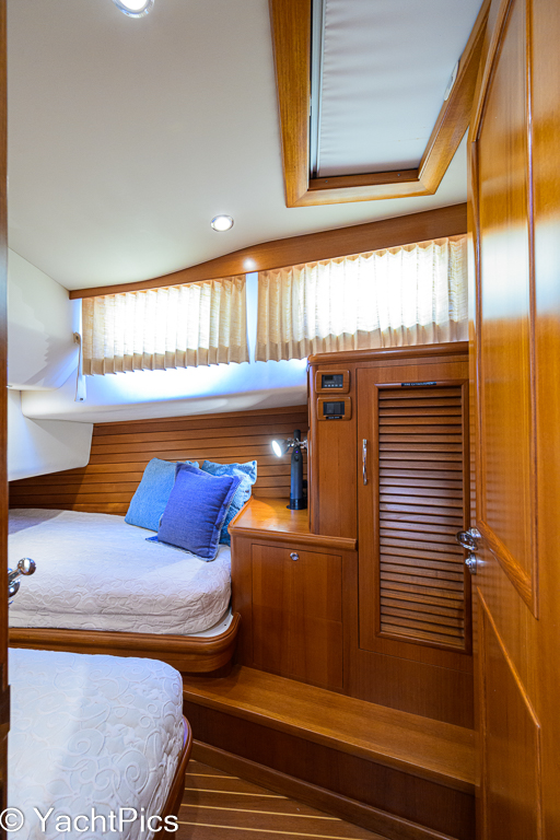 2011 41 Grand Banks Europa "Teal Aweigh"