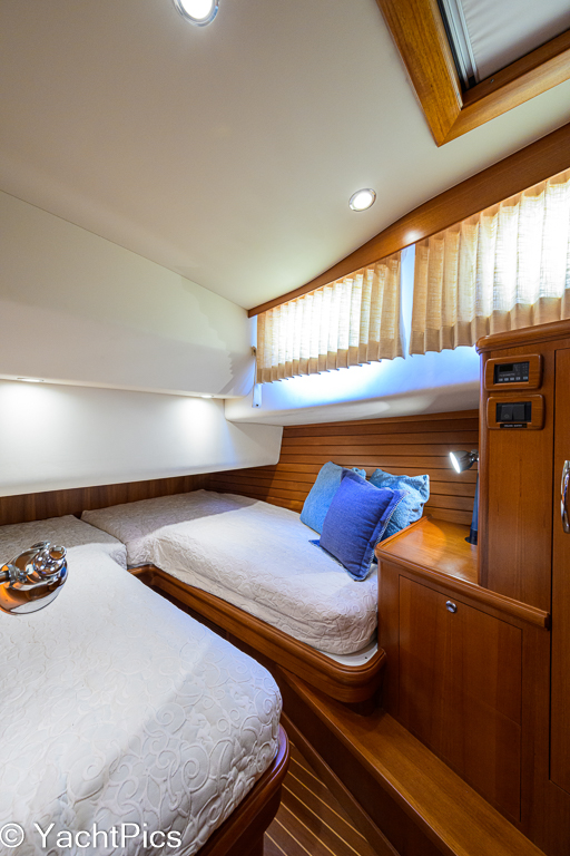 2011 41 Grand Banks Europa "Teal Aweigh"