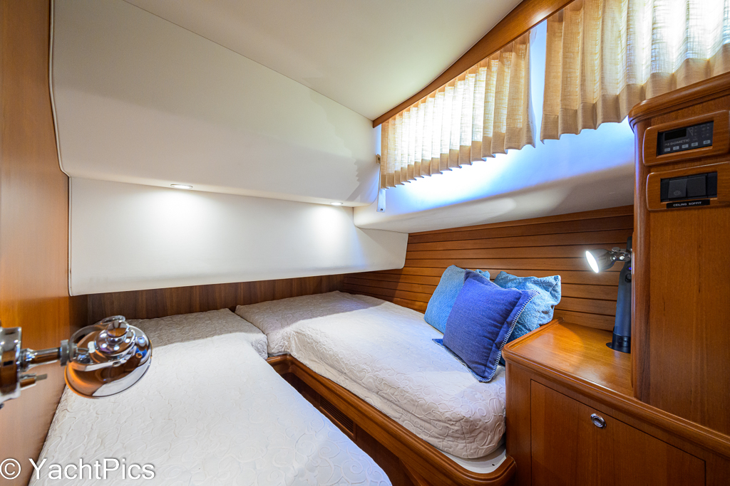 2011 41 Grand Banks Europa "Teal Aweigh"