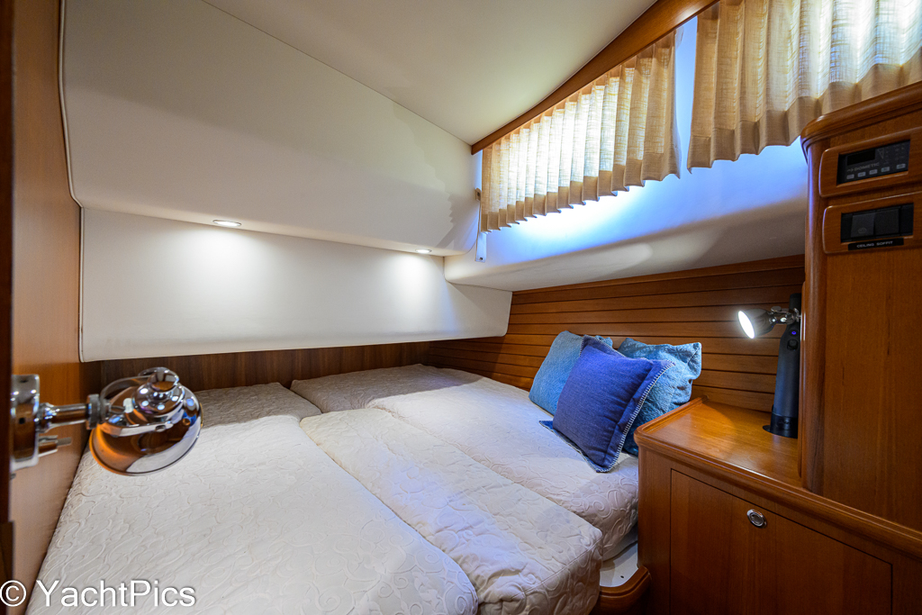 2011 41 Grand Banks Europa "Teal Aweigh"