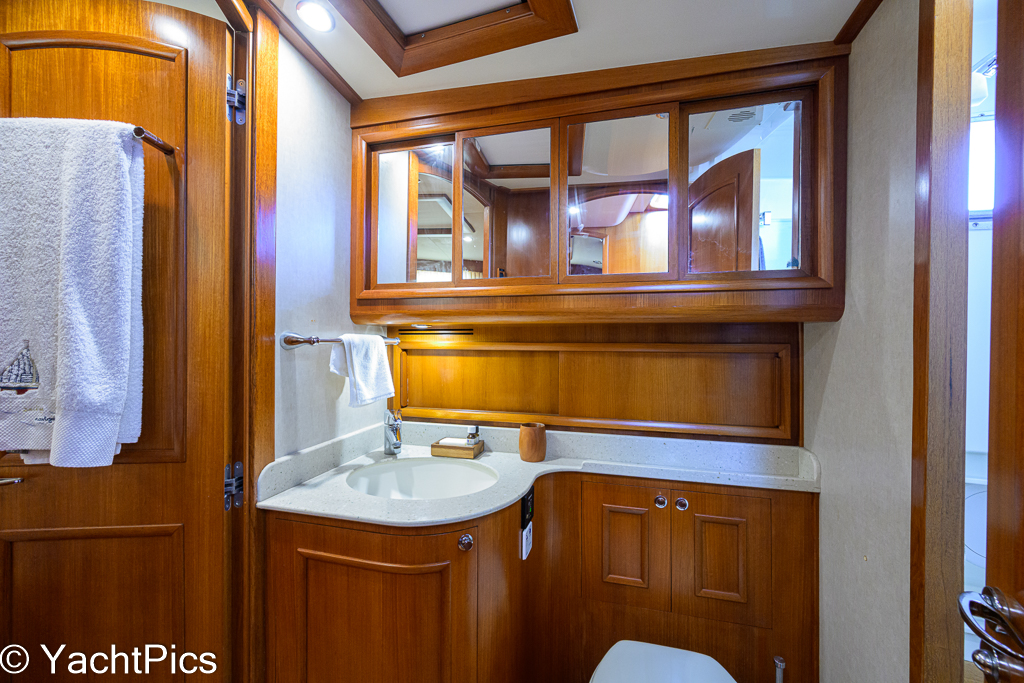 2011 41 Grand Banks Europa "Teal Aweigh"